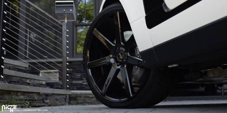 Niche Verona Gloss Black Concave
